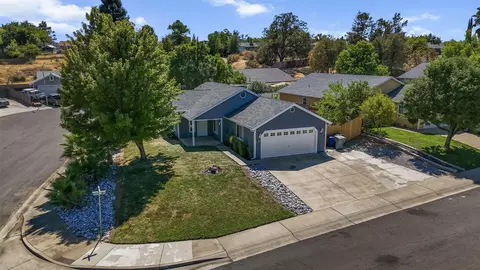 1470 Setter Dr, Redding, CA 96003