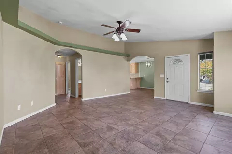 Living - 1470 Setter Dr, Redding, CA 96003 photo 3 of 5