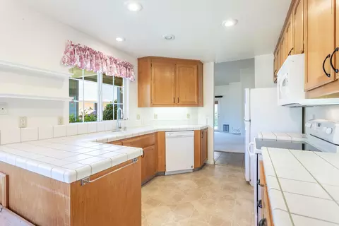 Kitchen - 1381 Chaos Walk, Redding, CA 96003 photo 3 of 3