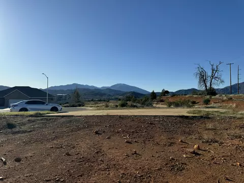 1295 Coggins St, Redding, CA 96003 photo 6