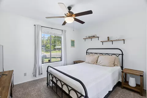 Bedroom - 3482 Timbercreek Dr, Redding, CA 96002 photo 4 of 5