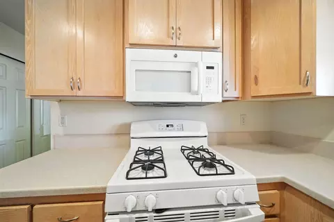 Kitchen - 810 Ashmount Ave, Red Bluff, CA 96080 photo 2 of 3