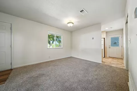 Living - 810 Ashmount Ave, Red Bluff, CA 96080 photo 5 of 6