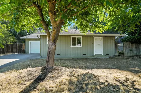 Exterior - 810 Ashmount Ave, Red Bluff, CA 96080 photo 2 of 2