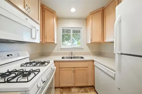 Kitchen - 810 Ashmount Ave, Red Bluff, CA 96080 photo 3 of 3