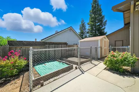 Exterior - 1283 River Ridge Dr, Redding, CA 96003 photo 9 of 11