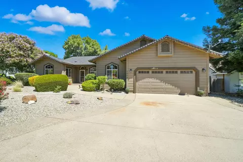 Exterior - 1283 River Ridge Dr, Redding, CA 96003 photo 2 of 11