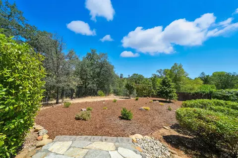 Exterior - 1283 River Ridge Dr, Redding, CA 96003 photo 7 of 11