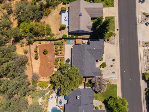 View/Area - 1283 River Ridge Dr, Redding, CA 96003 photo 2 of 3