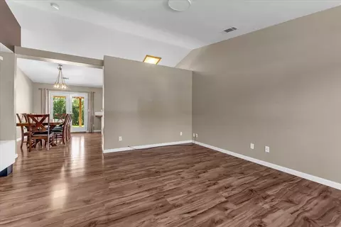 978 Montcrest Dr, Redding, CA 96003 photo 15