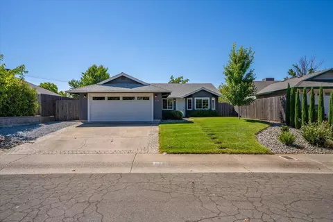 978 Montcrest Dr, Redding, CA 96003 photo 10