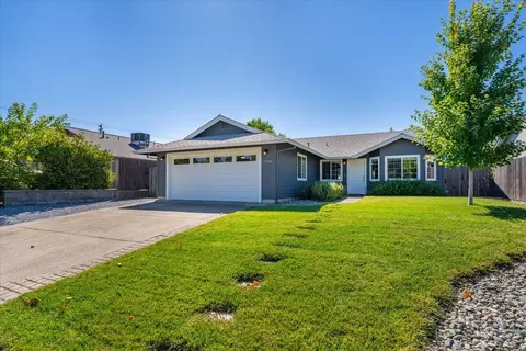 978 Montcrest Dr, Redding, CA 96003 photo 9