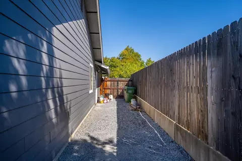 978 Montcrest Dr, Redding, CA 96003 photo 41
