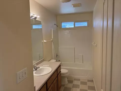 Bath - 2020 Olive Ave, Redding, CA 96001 photo 1 of 3