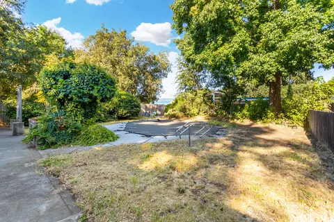 3000 Dove St, Redding, CA 96001 photo 23