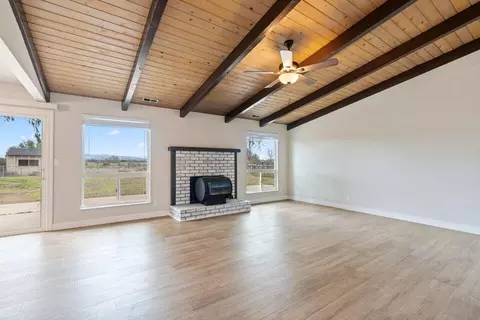 Living - 7045 Hermosa Way, Redding, CA 96002 photo 2 of 5