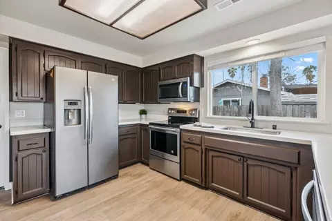 Kitchen - 7045 Hermosa Way, Redding, CA 96002 photo 2 of 6