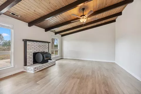 Living - 7045 Hermosa Way, Redding, CA 96002 photo 4 of 5