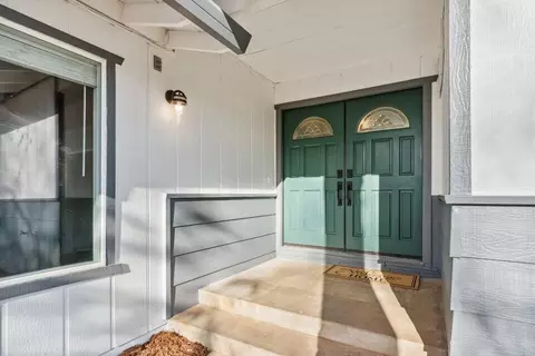 Entry Way - 7045 Hermosa Way, Redding, CA 96002 photo 1 of 1