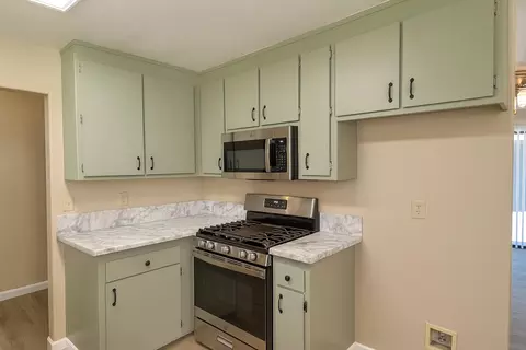 Kitchen - 4151 St Patricks Ave, Redding, CA 96003 photo 4 of 5