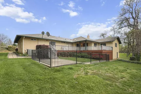 Exterior - 12526 Glide Way, Redding, CA 96003 photo 5 of 9