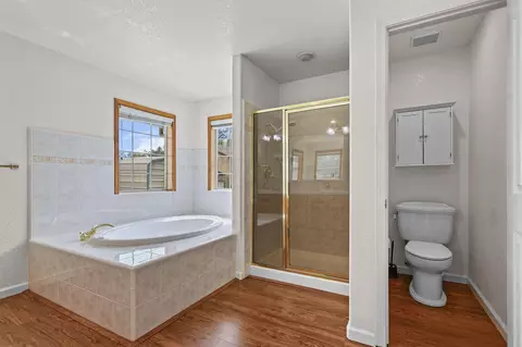 Bath - 12526 Glide Way, Redding, CA 96003 photo 1 of 5
