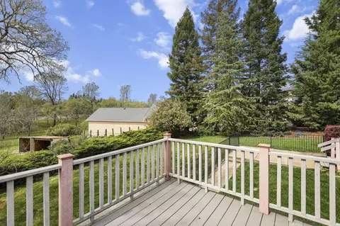 Exterior - 12526 Glide Way, Redding, CA 96003 photo 3 of 9