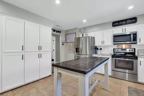 Kitchen - 23570 Cassel Fall River Rd, Fall River Mills, CA 96028 photo 3 of 6