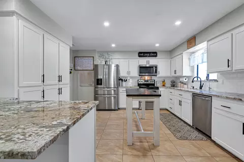 Kitchen - 23570 Cassel Fall River Rd, Fall River Mills, CA 96028 photo 2 of 6