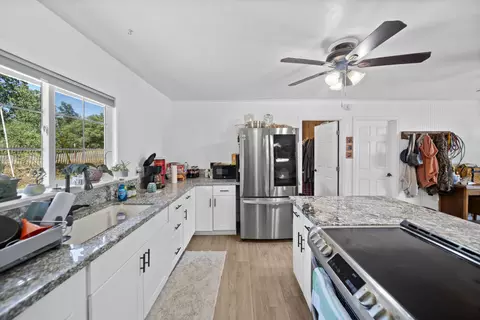 20387 Bernard Way, Redding, CA 96003 photo 4