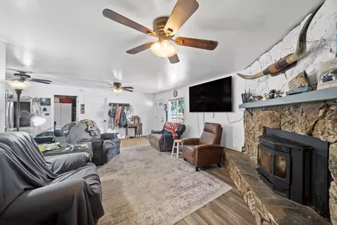20387 Bernard Way, Redding, CA 96003 photo 5