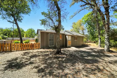 Exterior - 1649 Lake Blvd, Redding, CA 96003 photo 2 of 5