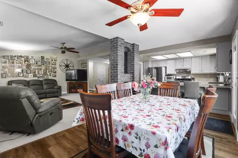 Dining - 2075 Oconner Ave, Redding, CA 96001 photo 3 of 3