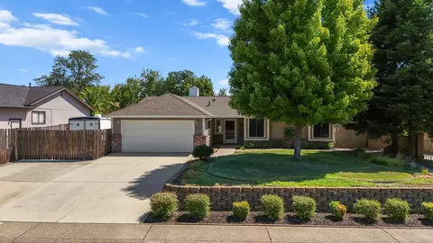 2075 Oconner Ave, Redding, CA 96001