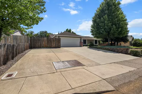 Exterior - 2075 Oconner Ave, Redding, CA 96001 photo 11 of 13