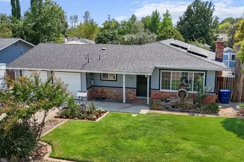 1127 Ledell Dr, Redding, CA 96002