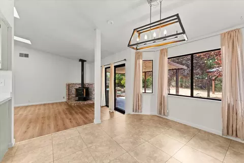 Living - 2064 Silverfield Loop, Redding, CA 96002 photo 4 of 5