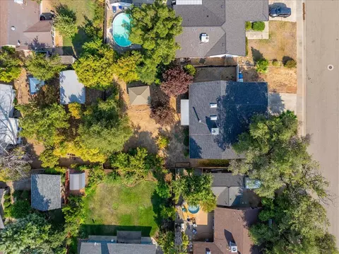 View/Area - 2064 Silverfield Loop, Redding, CA 96002 photo 4 of 5