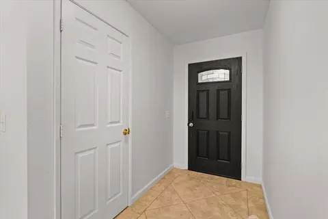 Entry Way - 2064 Silverfield Loop, Redding, CA 96002 photo 1 of 2