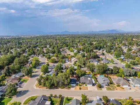 View/Area - 2064 Silverfield Loop, Redding, CA 96002 photo 3 of 5