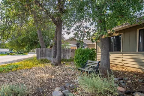 Exterior - 2064 Silverfield Loop, Redding, CA 96002 photo 10 of 11
