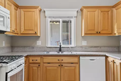 1120 Shawnee Trl, Redding, CA 96003 photo 9