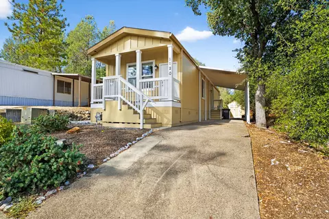 1120 Shawnee Trl, Redding, CA 96003