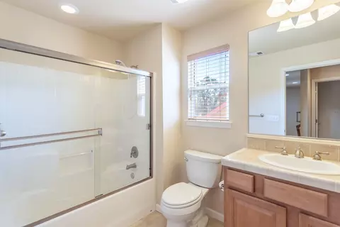 Bath - 3137 Sinaloa Trl, Redding, CA 96002 photo 2 of 2