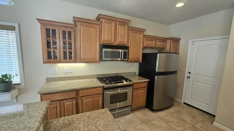 Kitchen - 3137 Sinaloa Trl, Redding, CA 96002 photo 2 of 4