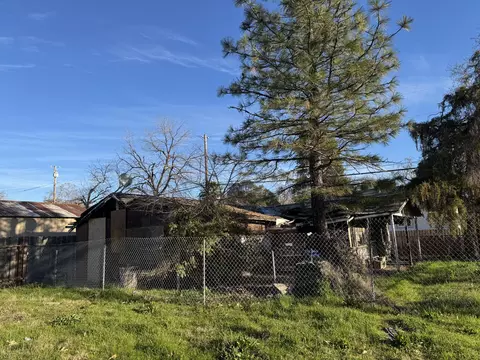 1142 Union St, Red Bluff, CA 96080 photo 2