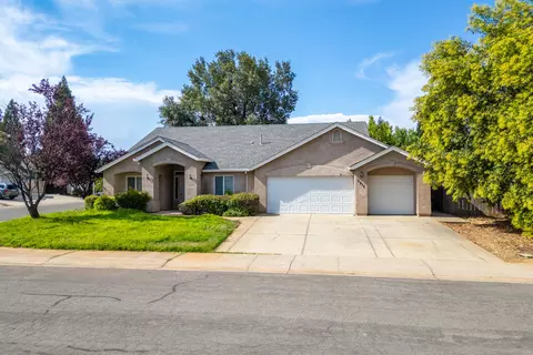 2914 Henrys Fork Dr, Redding, CA 96002 photo 2