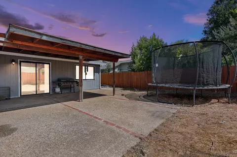 Exterior - 1857 Cirrus St, Redding, CA 96002 photo 11 of 12