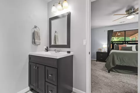 Bath - 1857 Cirrus St, Redding, CA 96002 photo 4 of 4