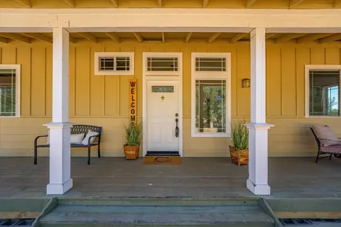 Exterior - 25150 Dersch Rd, Anderson, CA 96007 photo 6 of 23